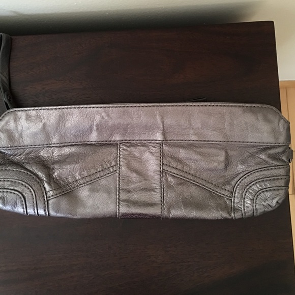 Authentic Andrew Marc leather gunmetal clutch - Picture 4 of 4