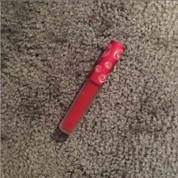 Red velvet Lime crime velvetine - Picture 3 of 3