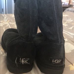 Black Ugg boots short