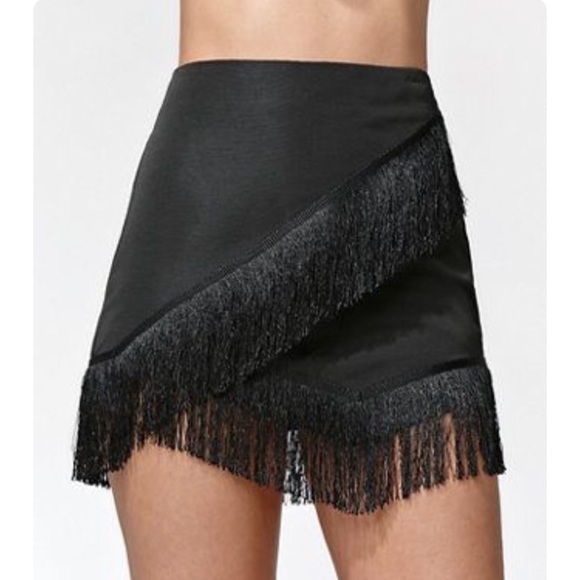 Size Medium black Kendall and Kylie mini skirt - Picture 1 of 3
