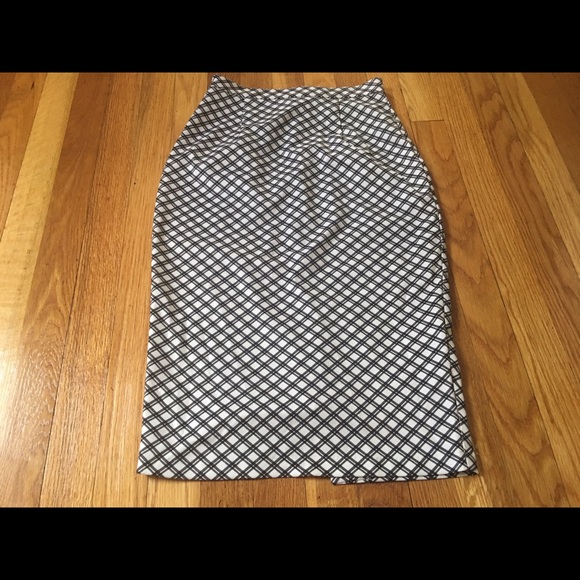 High waisted pattern pencil skirt