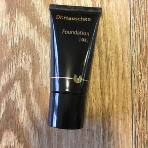 Dr. Hauschka Foundation 03