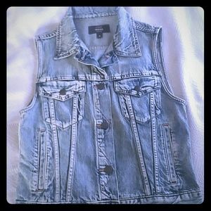 Jean Vest