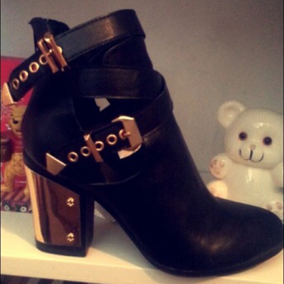 Black & Gold Booties - Picture 2 of 3