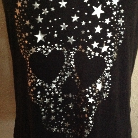 Rare Pink VS skull tank. Worn twice. Awesome💀💀 - Picture 2 of 4