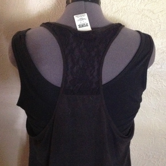 Rare Pink VS skull tank. Worn twice. Awesome💀💀 - Picture 3 of 4