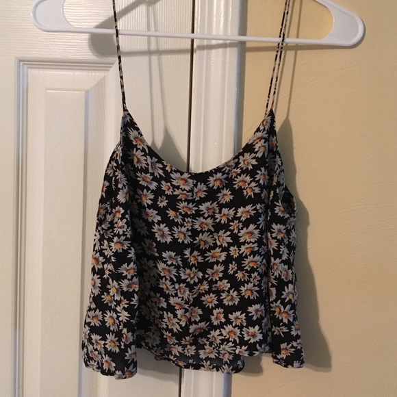 Brandy Melville crop top - Picture 3 of 3