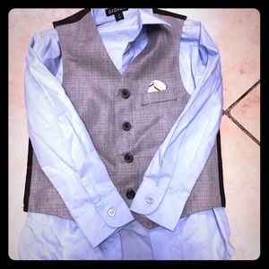 Boys formal vest and shirt 5t💙