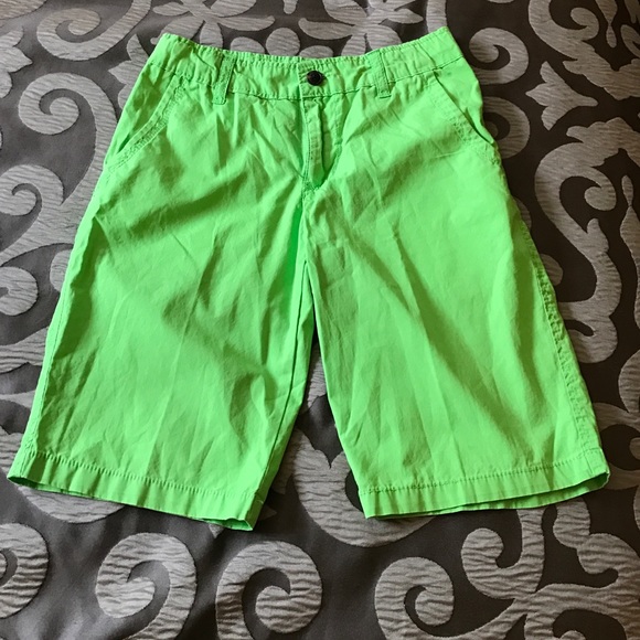 Boys Arizona brand twill shorts. size 14.