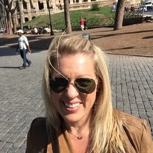 Meet your Posher, Lisa