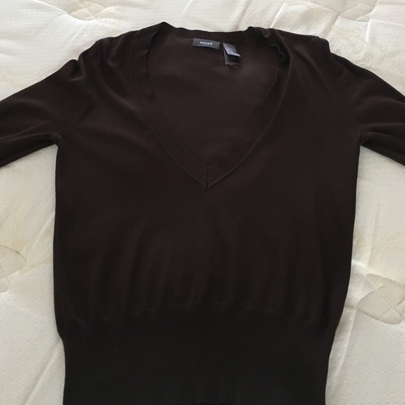 Beautiful brown v-neck sweater - Size Small