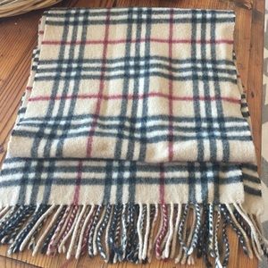 Amazing condition! Authentic scarf
