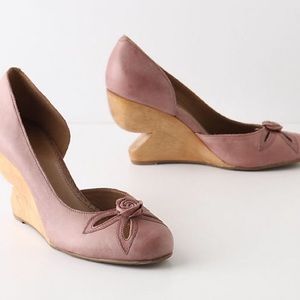 Miss Albright Crescent Cut wedges size 7.5