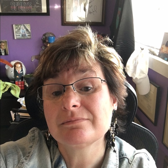 Meet your Posher, Carol - Picture 1 of 1