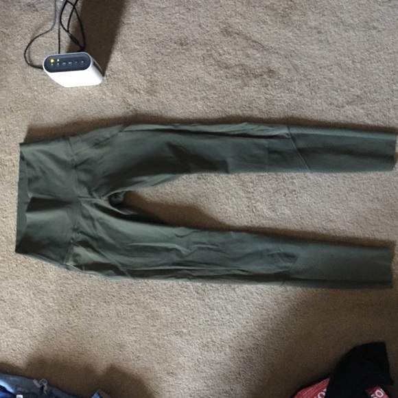 Lululemon mesh leggings Size:8
