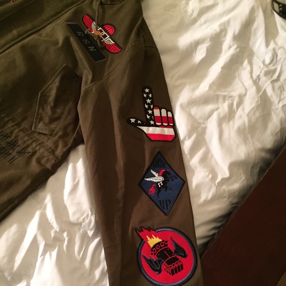 Jacket - Picture 3 of 4