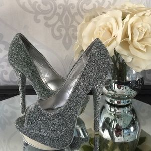Silver peep toe pumps