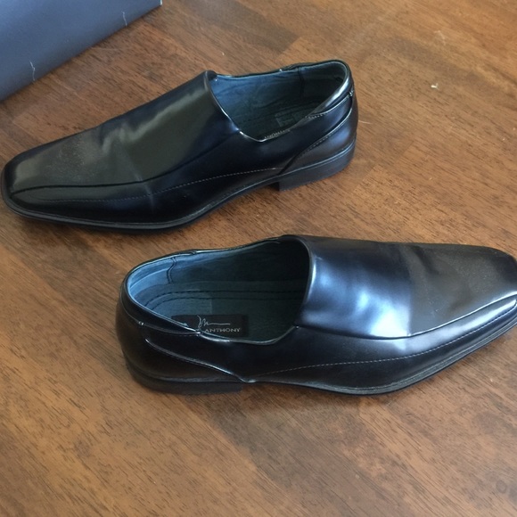Men's dress shoes