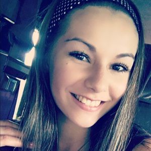 Meet your Posher, Leah