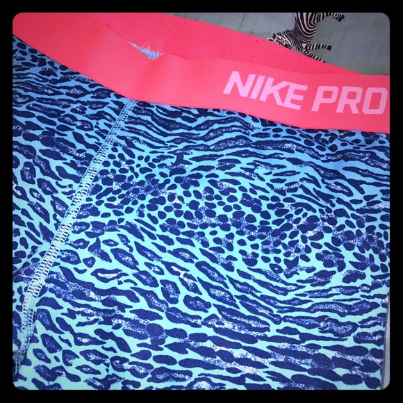 🐆Kids XL LEOPARD Nike Pro DRI Fit Leggings