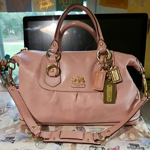 SOLD... SOLD...Authentic.... Gorgeous COACH Bag..