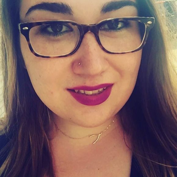 Meet your Posher, Jessica - Picture 1 of 1