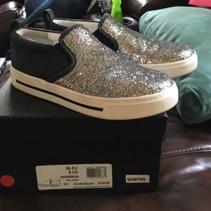 Marc by Marc Jacobs Size 6 Silver Slip on Sneakers