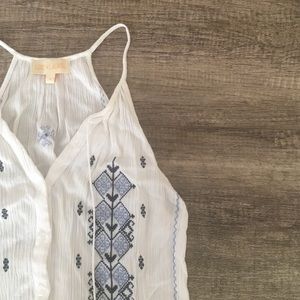 • Decorative White Tank •