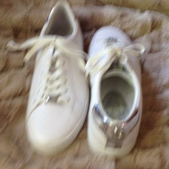 Michael Kors JetSet leather tennis shoes,worn once - Picture 2 of 4