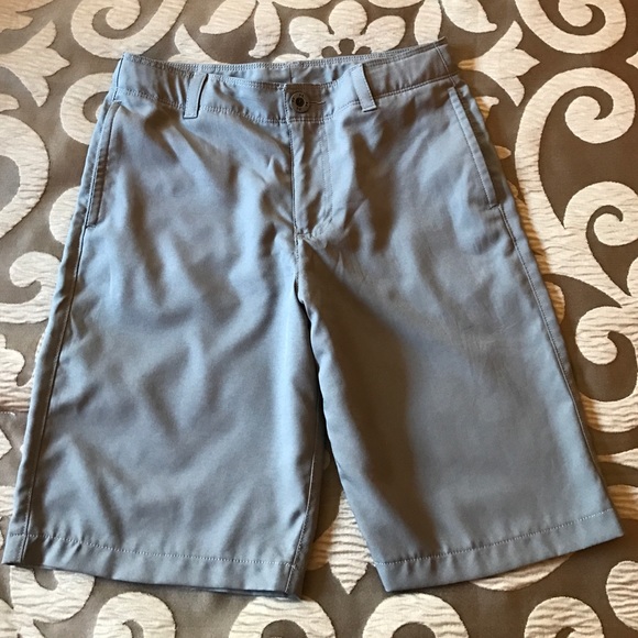 Boys Under Armoir shorts. Size medium