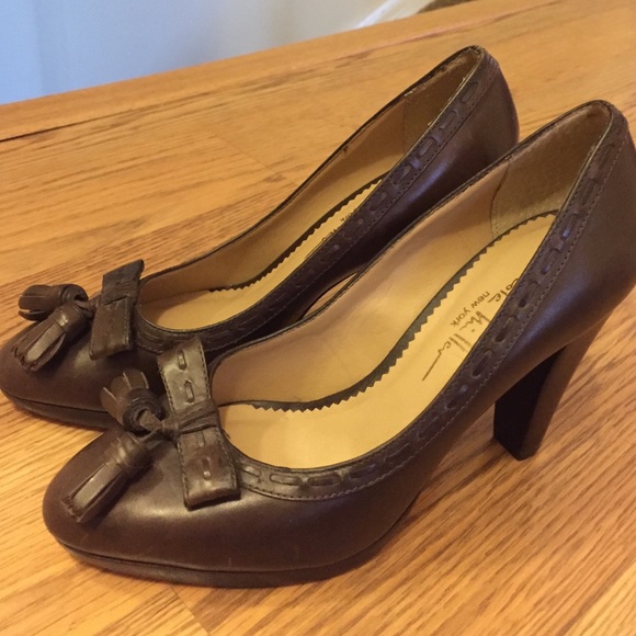 Nicole Miller Shoes - Nicole Miller Brown Leather Pumps