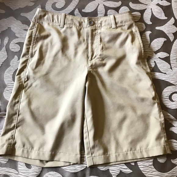 Boys Under Armour shorts. Size medium