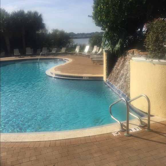 Meet your Posher, Godfrey