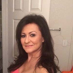 Meet your Posher, Maris