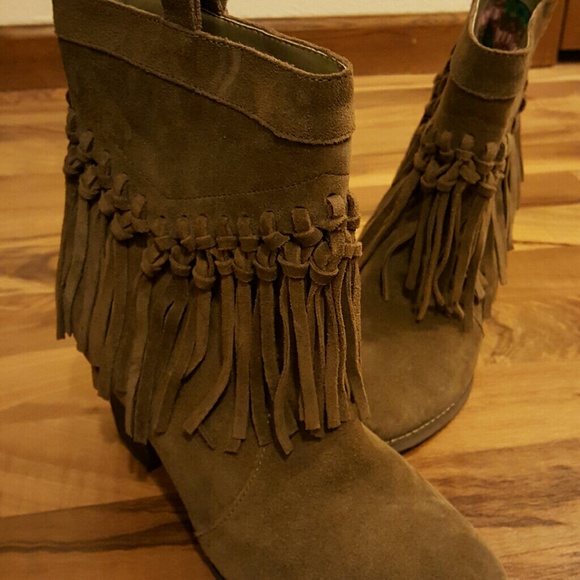 Boots - Picture 2 of 2