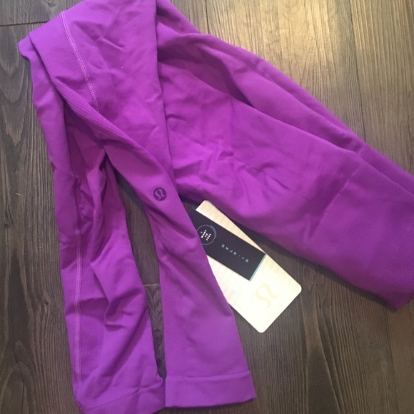 NWT Lululemon zone in tight