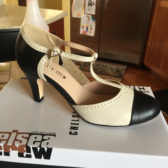 Black and Bone T-Strap Galaxy Pump US Size 9