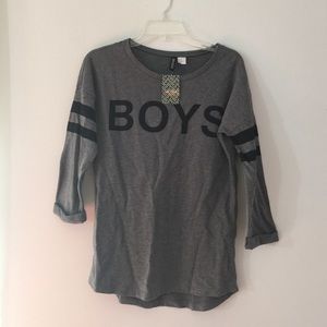 Grey baseball tee