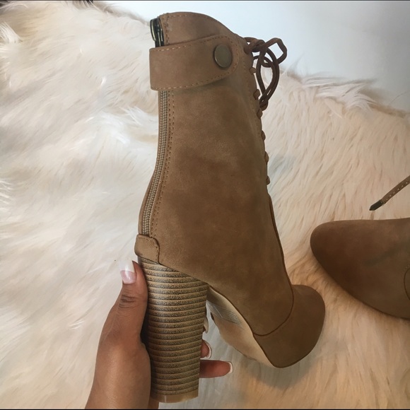 •LAST PAIR• Beige short boots💕 - Picture 3 of 4