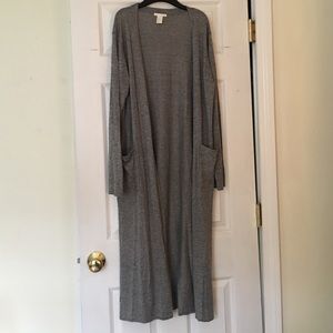 Shin-length light knit duster cardigan