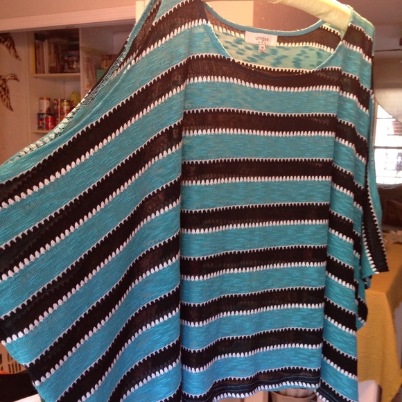 Umgee Cold shoulder striped top