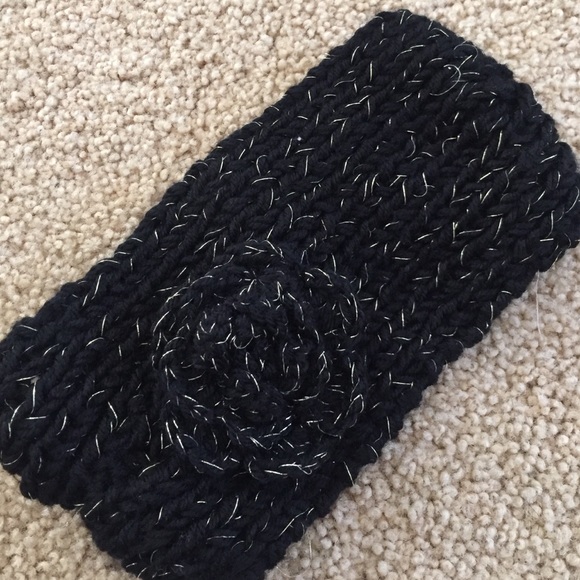 Black and gold knit headband