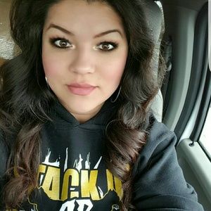 Meet your Posher, Jessicq