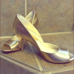 NEW Gold Michael Kors open toe pumps
