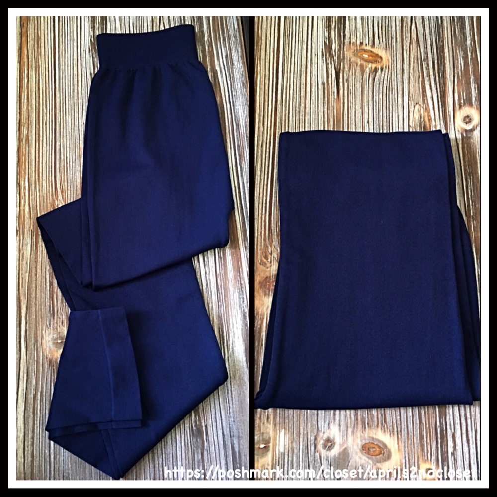 ❌SOLD❌SEAMLESS LEGGINGS Navy Blue - Picture 2 of 4