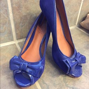 NEW Royal blue suede Schutz pumps