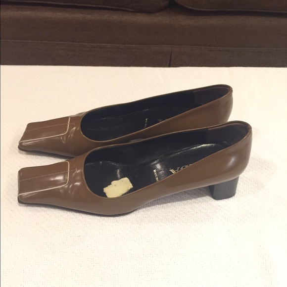Prada shoes size 37 barely worn!