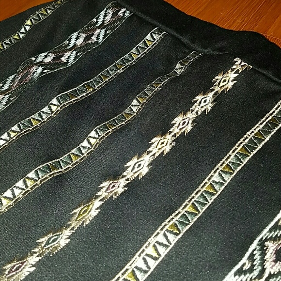 NWT!!! ADORABLE asymmetrical skort size large! - Picture 2 of 4