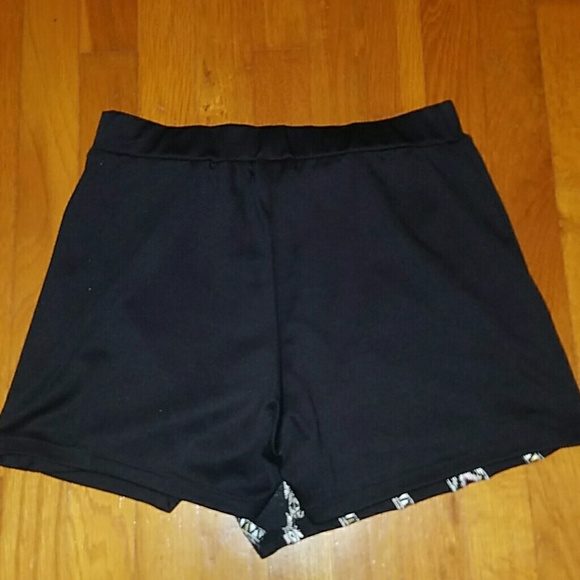 NWT!!! ADORABLE asymmetrical skort size large! - Picture 3 of 4
