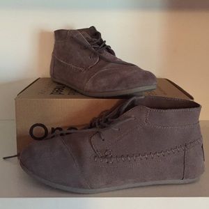 TOMS Tribal Boot-Grey Suede
